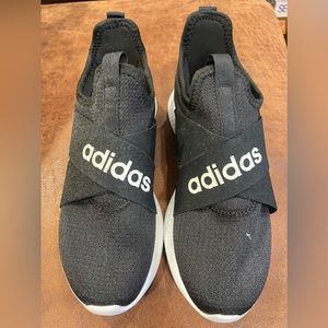 Kids Adidas cloud foam comfort shoes
